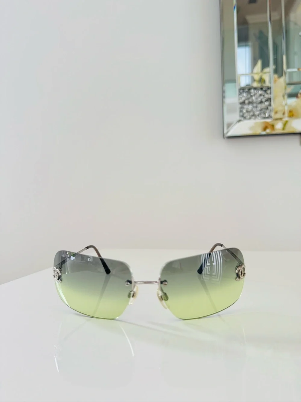 Extremely rare 🧚🏻‍♀️ Chanel rimless CC crystal sunglasses
